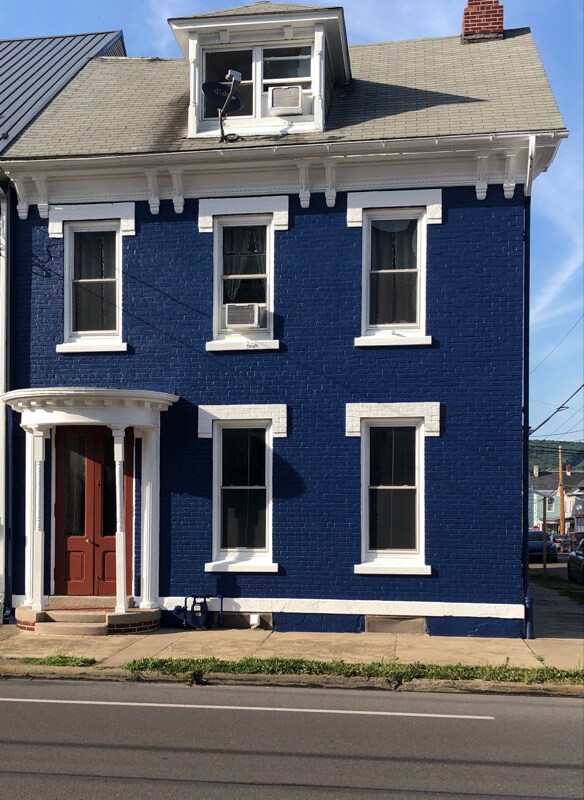 Primary Photo - 159 E Market St