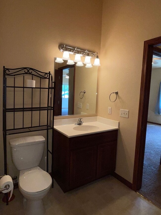 Building Photo - 2 Bedroom, 2 Bath Condo for Rent