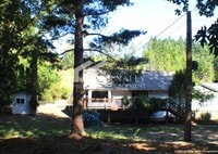 Building Photo - Newly Remodeled 3 bedroom home with Oversi...