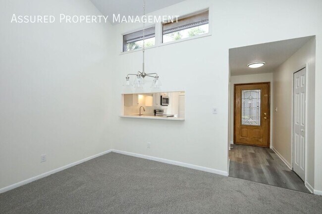 Building Photo - 301 Dryberry Way