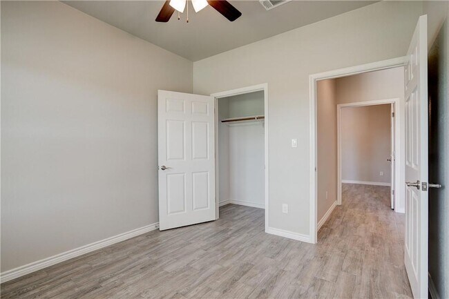 Building Photo - 381 County Rd 306