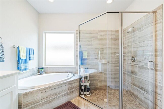 Building Photo - 217 Cherokee Rose Cir