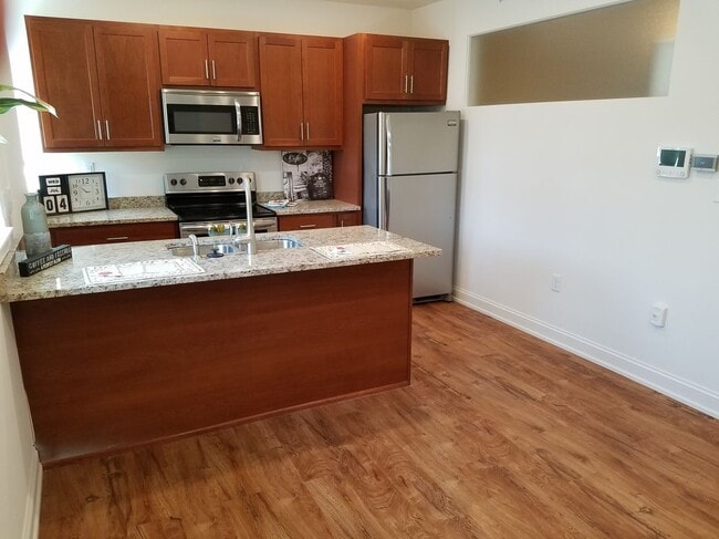 Building Photo - 591 Terrace Blvd