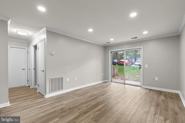 Building Photo - 18302 Streamside Dr