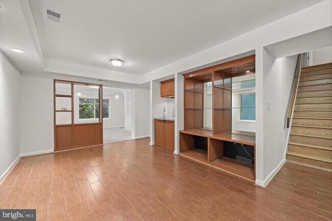 Building Photo - 10600 Vantage Ct