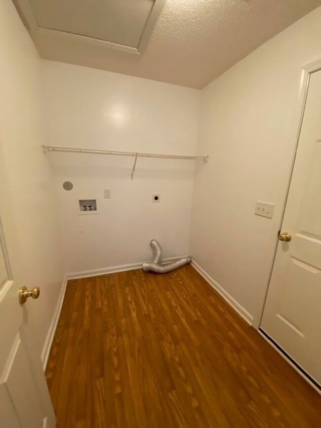 Building Photo - Charming 2 bed 2 bath home in Whitney Pines