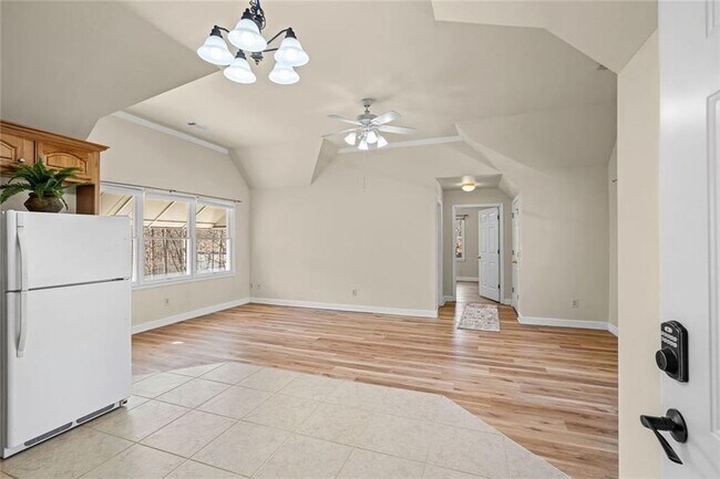 Building Photo - 4640 Chestatee Pointe Rd
