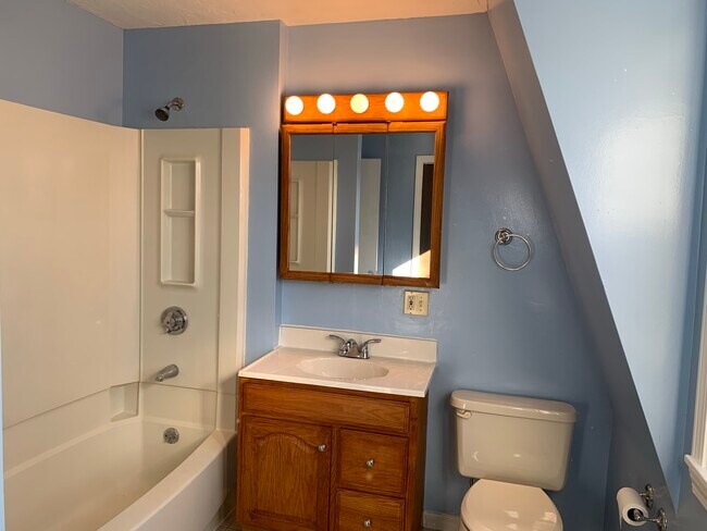 Building Photo - 32 Nelson Way