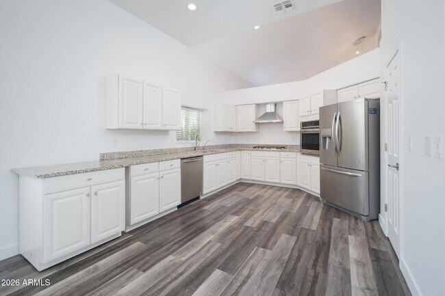 Building Photo - 18031 N 15th Pl