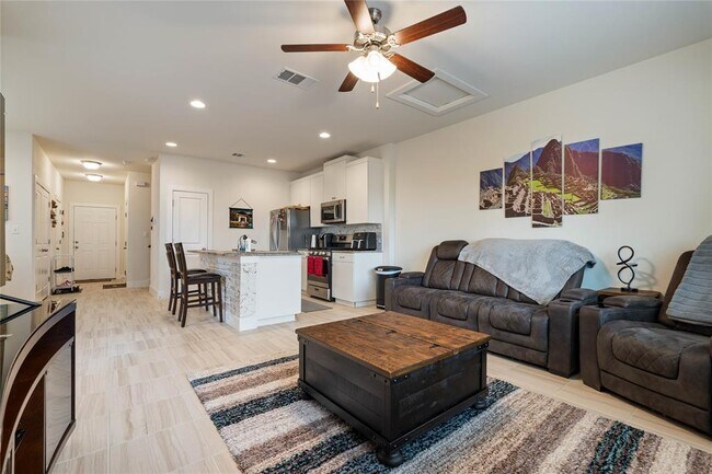 Building Photo - 603 White Steppe Way
