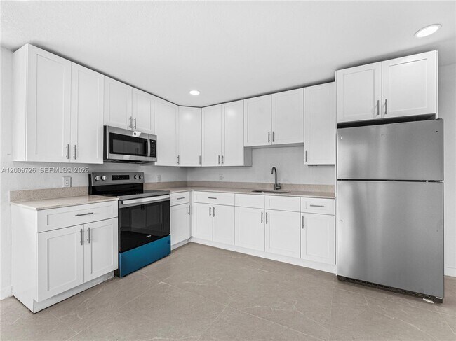 Building Photo - 1370 W 29th St