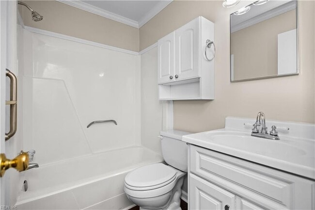 Building Photo - 821 Gene Crescent