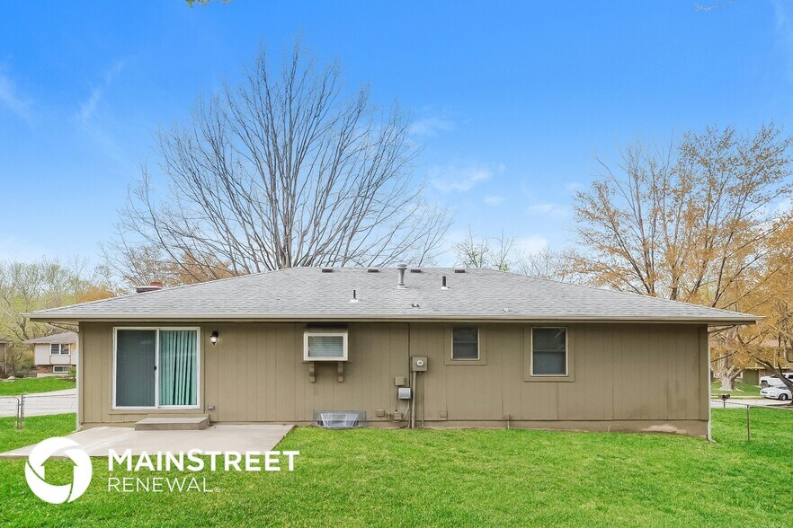 Building Photo - 2808 SE 2 St