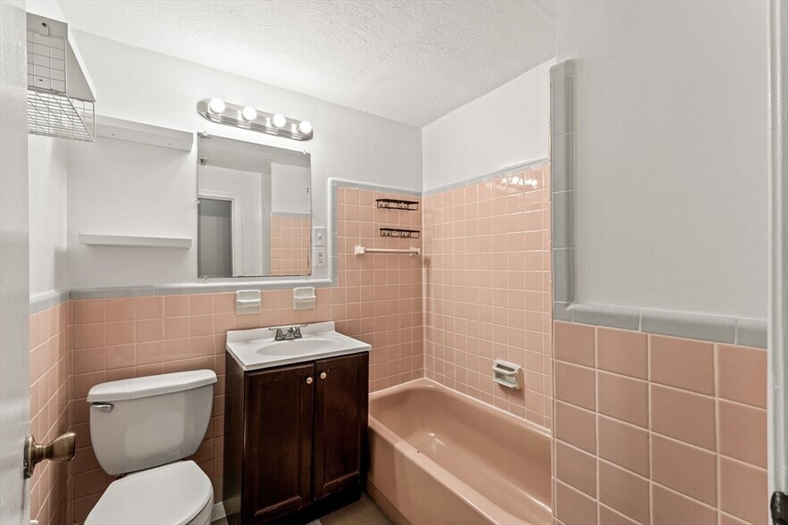 Building Photo - 4 Union Park