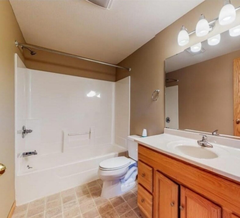 Building Photo - 6251 Fairway Dr NW