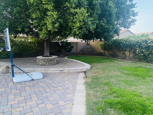 Building Photo - 5230 W Redbird Rd