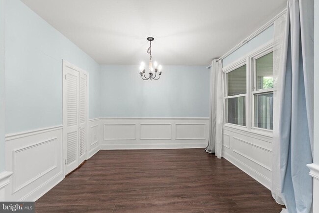 Building Photo - 1578 Yeakel Way