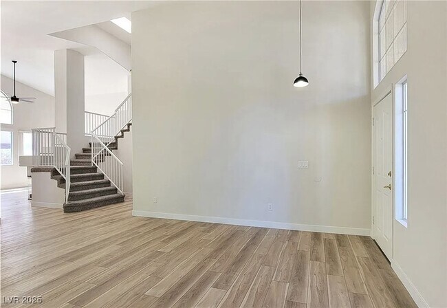 Building Photo - 24 Staghorn St