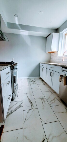 Kitchen view 1 - 4223 Gault Pl NE