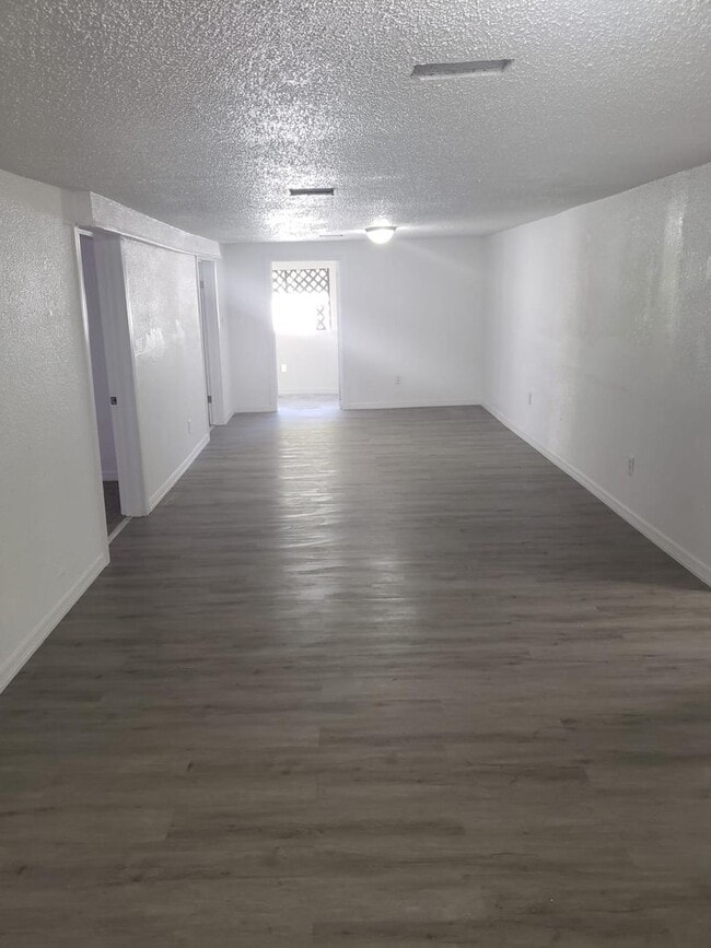 Building Photo - Large 4 bedroom house available!