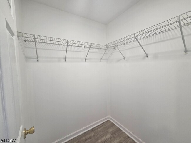 Building Photo - 158 Sherman Ave