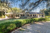 Building Photo - 701 Planet Dr