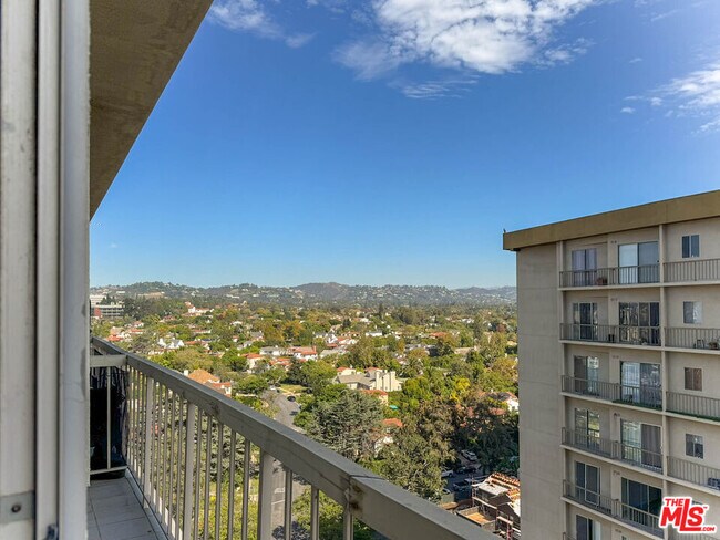 Building Photo - 10751 Wilshire Blvd