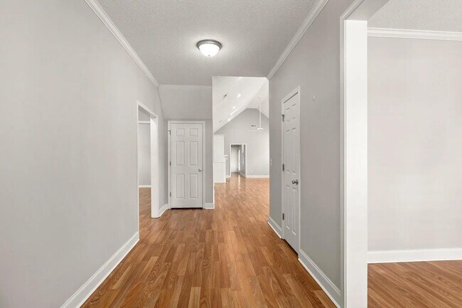 Building Photo - 3225 Mayflower Ln