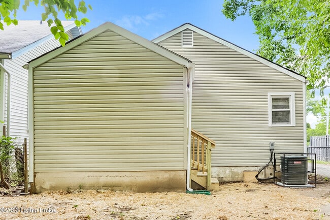 Building Photo - 4144 Sunset Ave