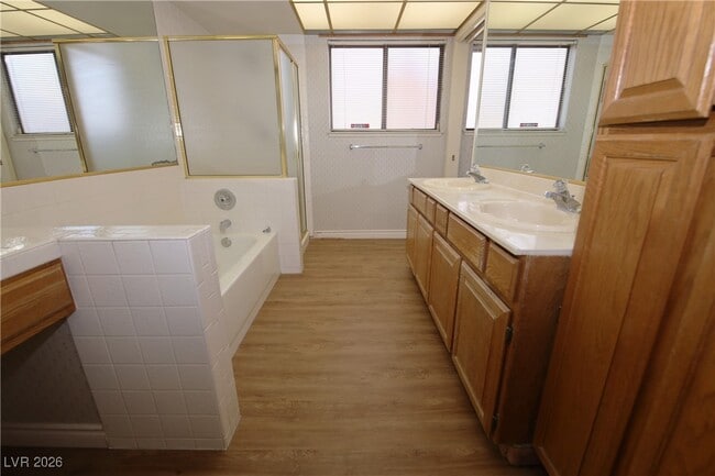 Building Photo - 1751 E Reno Ave