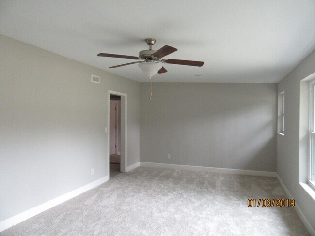 Building Photo - 3826 Arbutus Dr