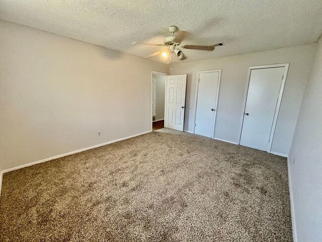 Building Photo - 800 Irwin Dr