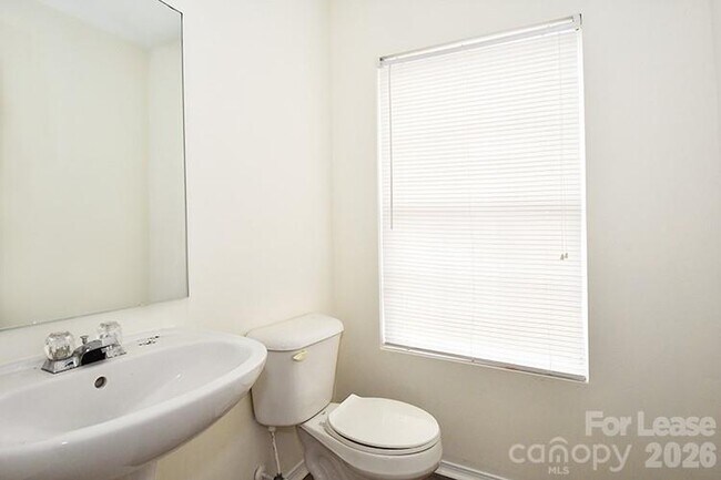 Building Photo - 8629 Buckhorn St