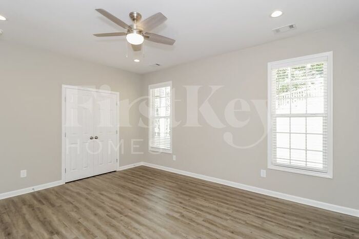 Building Photo - 724 Somersby Dr