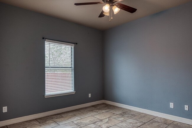 Building Photo - 210 Alyssa Dr