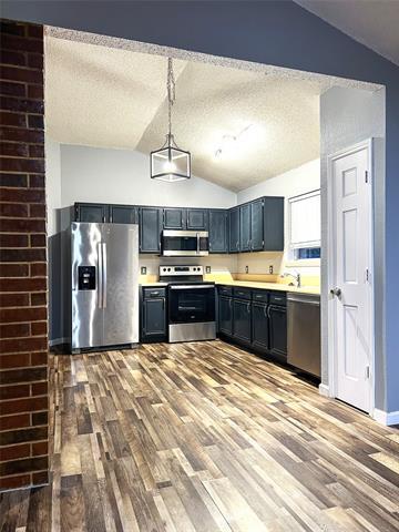 Building Photo - 7904 Fox Chase Dr