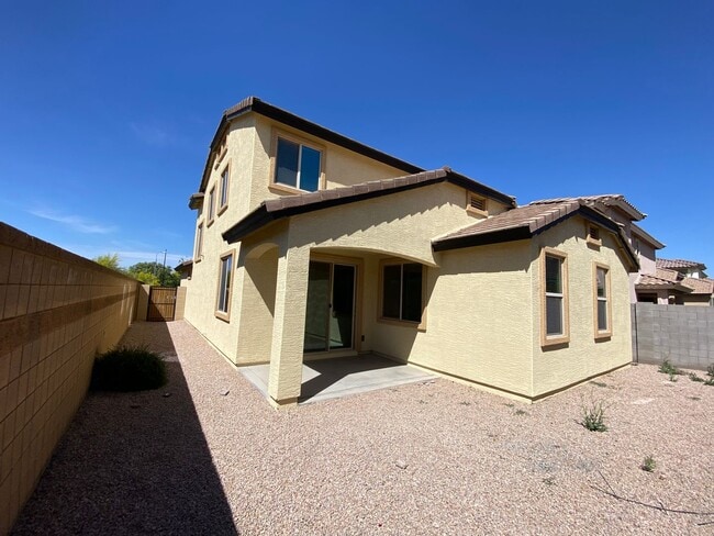 Building Photo - 2 Week Free Rent - Chandler Gem!