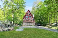 Building Photo - 36 Greenwood Dr