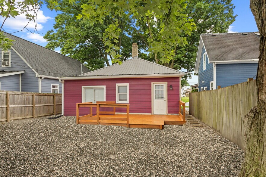 Building Photo - 734 Parkway Ave