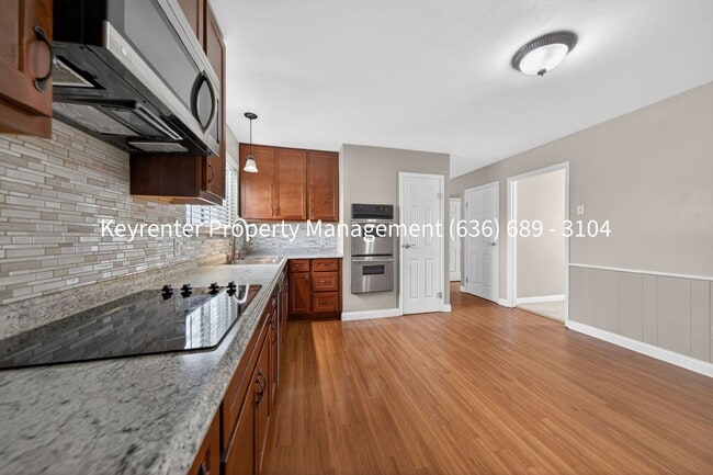 Building Photo - Spacious Updated 4-Bedroom Home in Prime Chesterfield Location