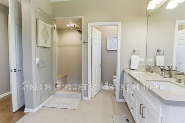 Building Photo - 26882 Greenleaf Ct
