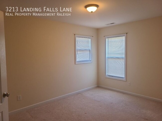 Building Photo - 3213 Landing Falls Ln