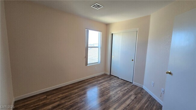 Building Photo - 2525 Rainbow Cactus Ct