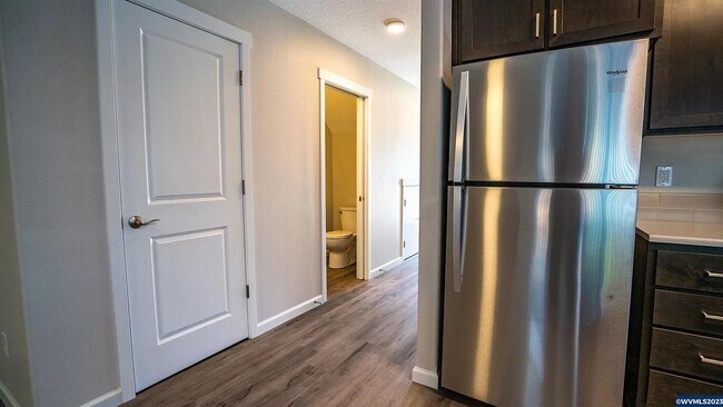 Building Photo - Newly Built 3 Bed / 3 Bath Duplex! $500 Amazon Gift Card! First 1.5 Month's Rent Is Free!