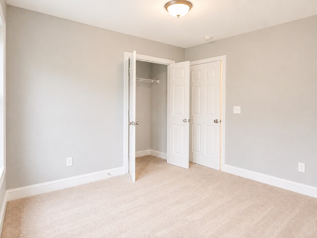 Building Photo - 112 Wilda Dr