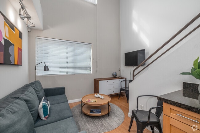 Interior Photo - 2001 - 2029 Olympic