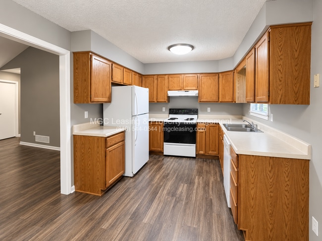 Building Photo - 713-715 SW 37th Street Ter