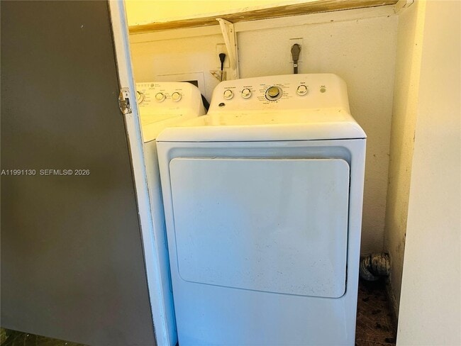 Building Photo - 15689 SW 106th Ln