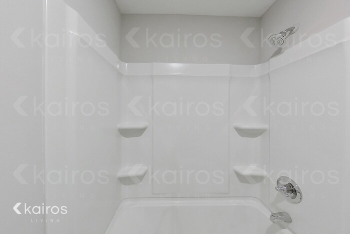 Building Photo - 18 Camper Cir