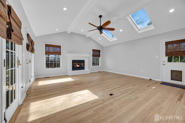 Building Photo - 1430 Kearney Dr